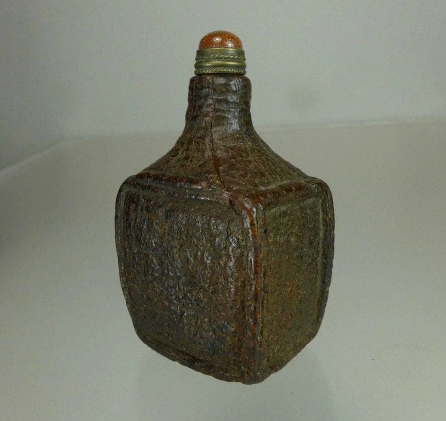 Antique Chinese Molded Gourd Snuff Bottle - Rare, One-of-a-Kind photo 3