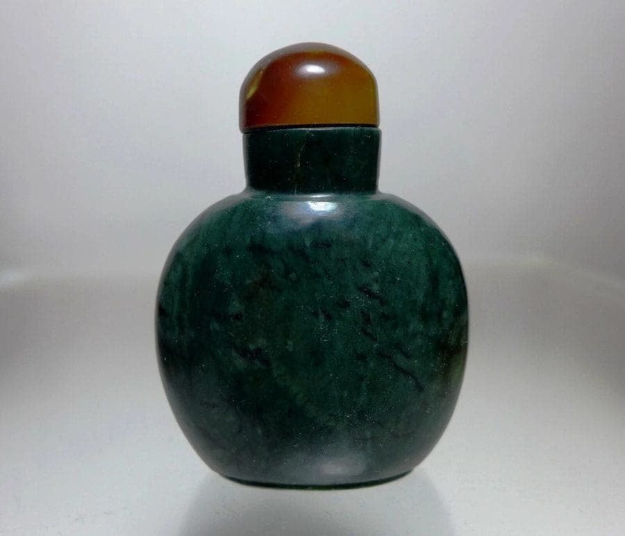 Chinese, Qing Dynasty, SPINACH JADE SNUFF BOTTLE photo 2