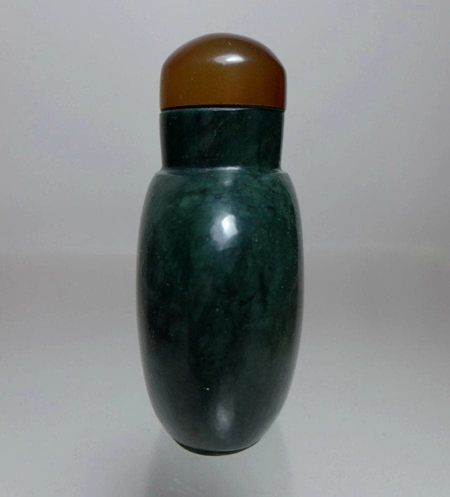 Chinese, Qing Dynasty, SPINACH JADE SNUFF BOTTLE photo 4