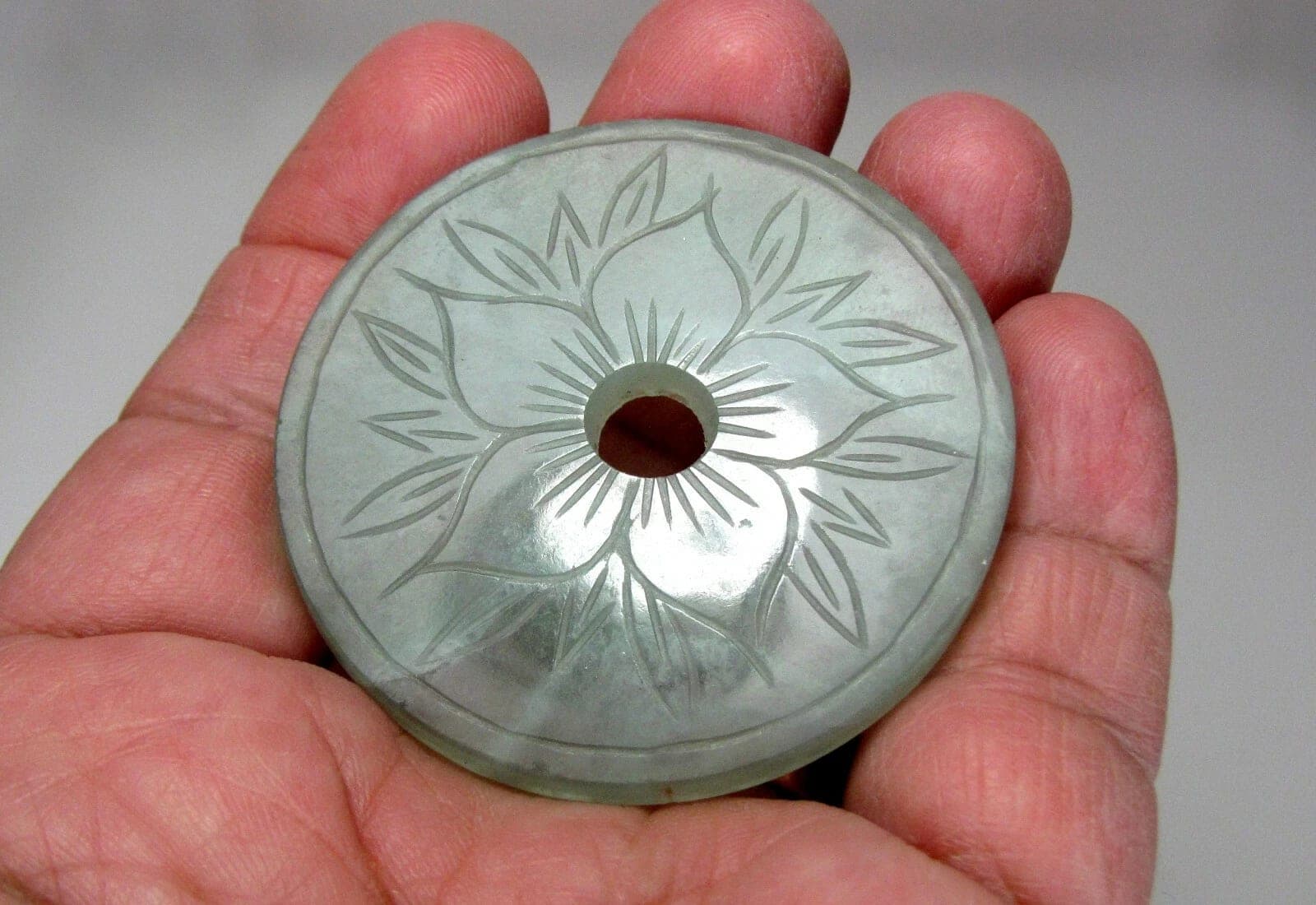 ANTIQUE CHINESE SEMI-TRANSLUCENT JADEITE JADE BI RITUAL DISK PENDANT - 1 photo 4