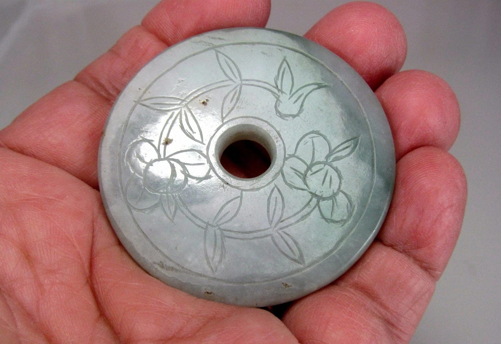 ANTIQUE CHINESE SEMI-TRANSLUCENT JADEITE JADE BI RITUAL DISK PENDANT - 3 photo 3