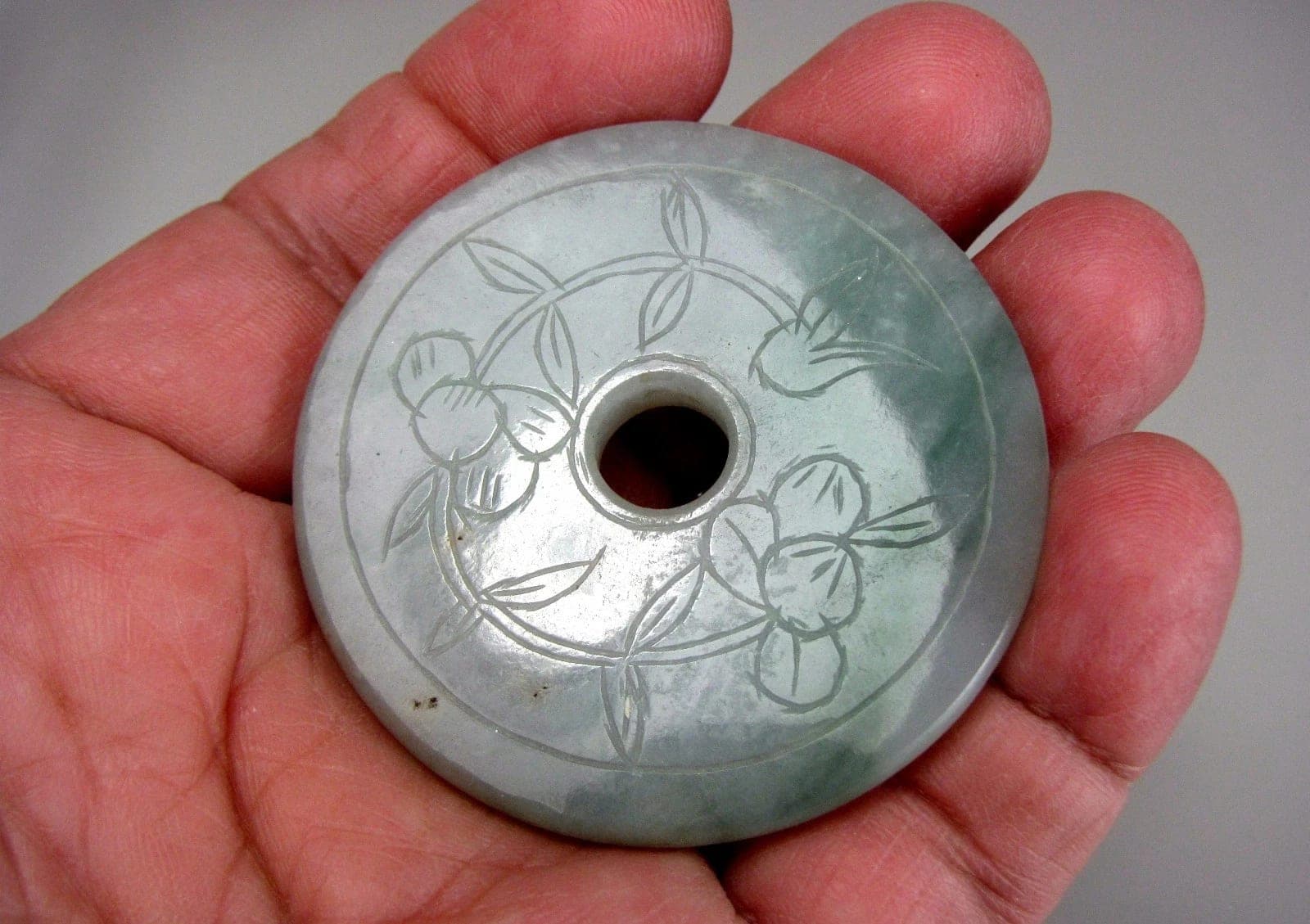 ANTIQUE CHINESE SEMI-TRANSLUCENT JADEITE JADE BI RITUAL DISK PENDANT - 3 photo 4