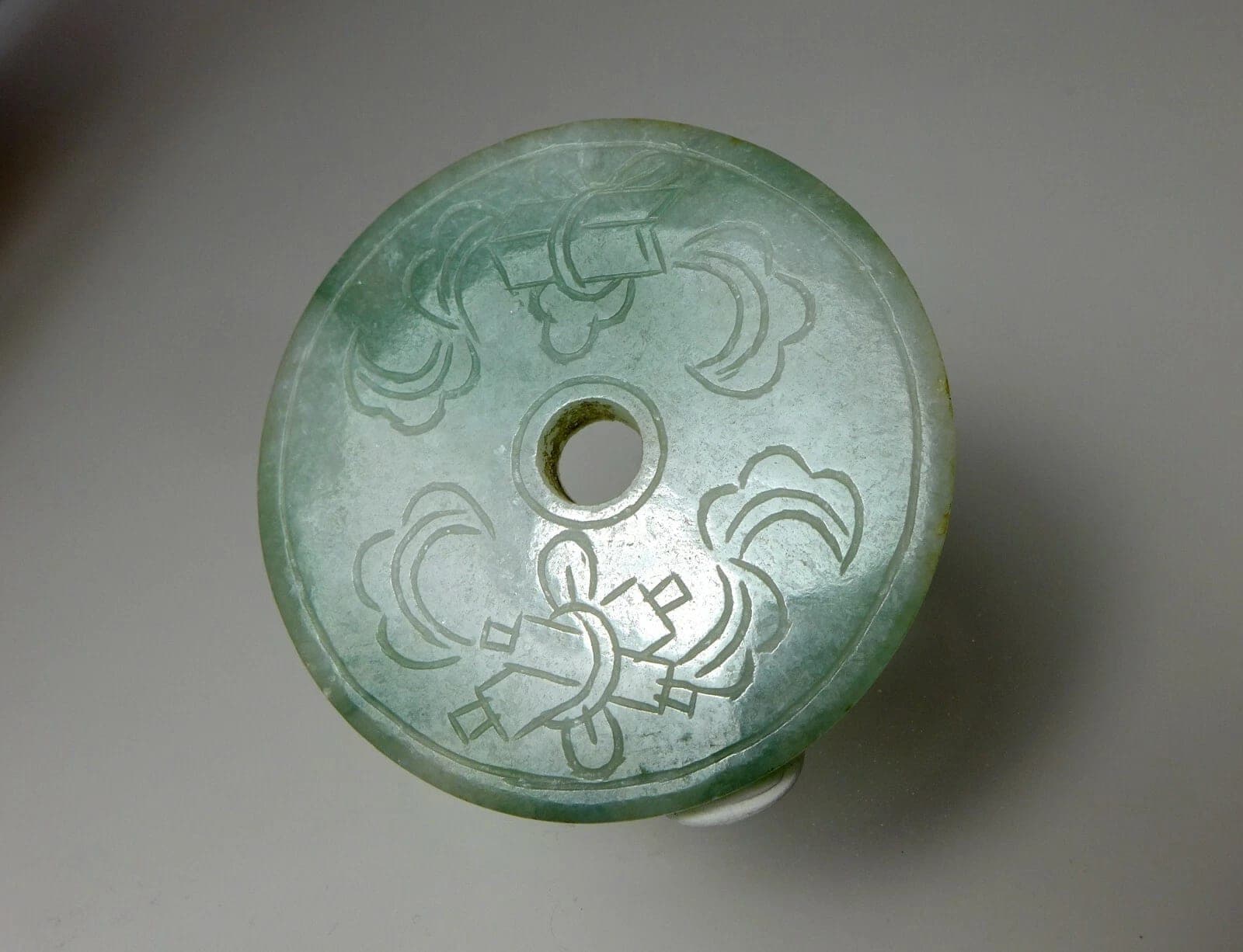 ANTIQUE CHINESE SEMI-TRANSLUCENT JADEITE JADE BI RITUAL DISK PENDANT - 5 photo 2