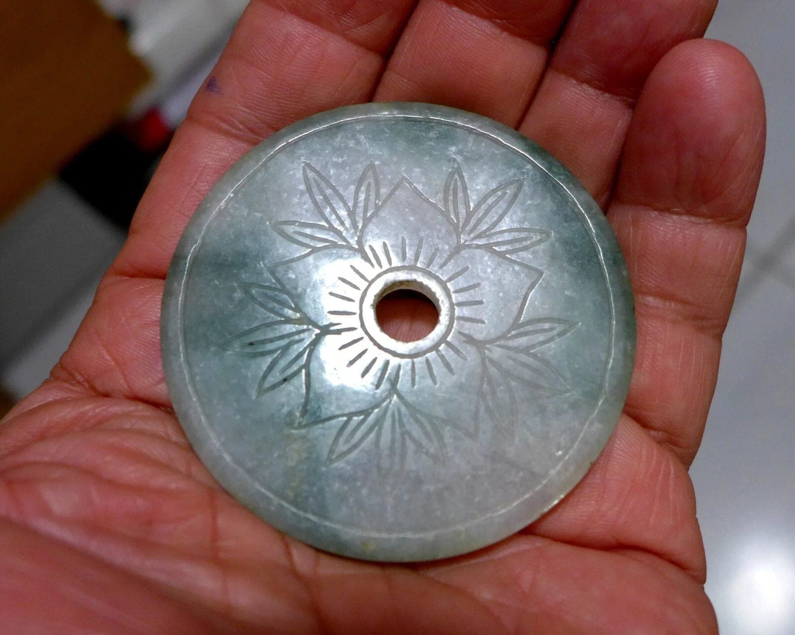 ANTIQUE CHINESE SEMI-TRANSLUCENT JADEITE JADE BI RITUAL DISK PENDANT - 5 photo 3