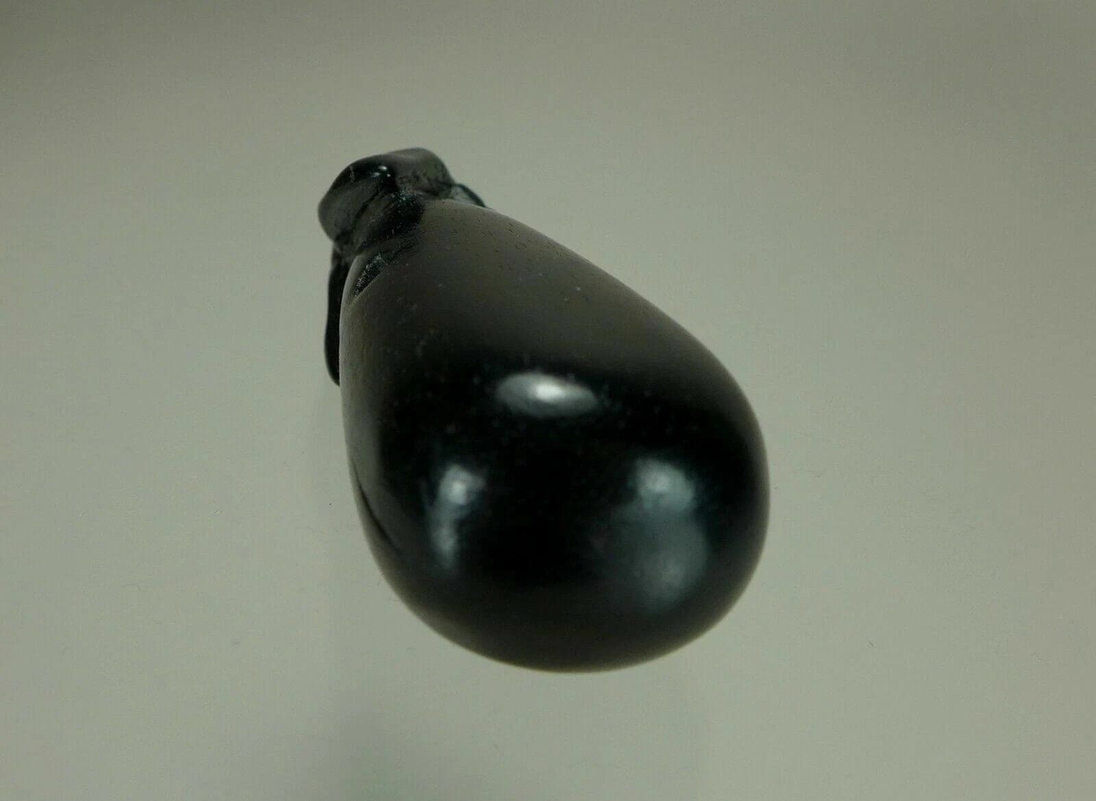 19th C. Japanese Iwami School Ebony Netsuke:  Nasube (Aubergine) photo 5