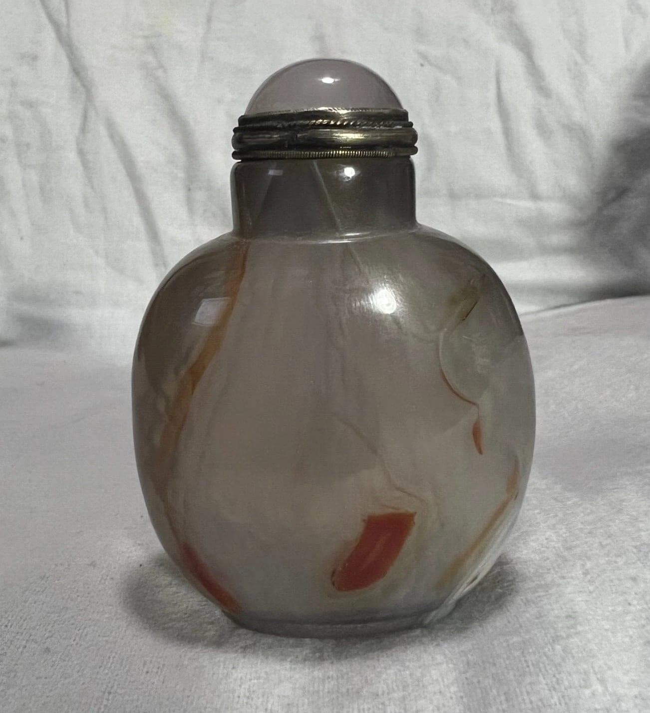 Banded Agate (Floater) Snuff Bottle, Mid-Qing Dynasty 1760-1850