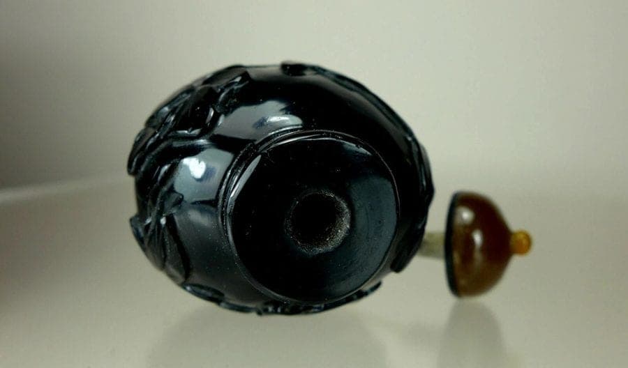 BLACK NEPHRITE JADE CARVED SNUFF BOTTLE, 18th Century photo 8