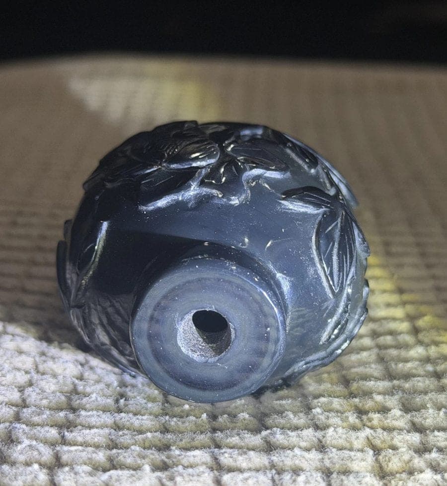 BLACK NEPHRITE JADE CARVED SNUFF BOTTLE, 18th Century photo 9