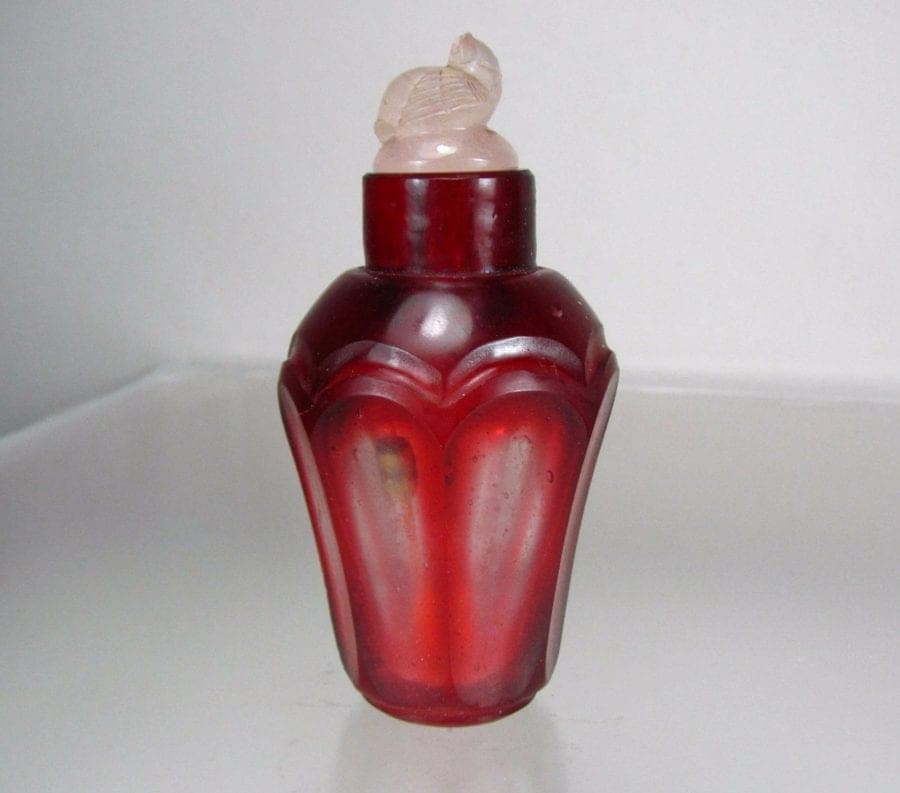 Faceted Ruby Red on Colorless Glass Snuff Bottle, Imperial Glassworks, 1720-1840 photo 4