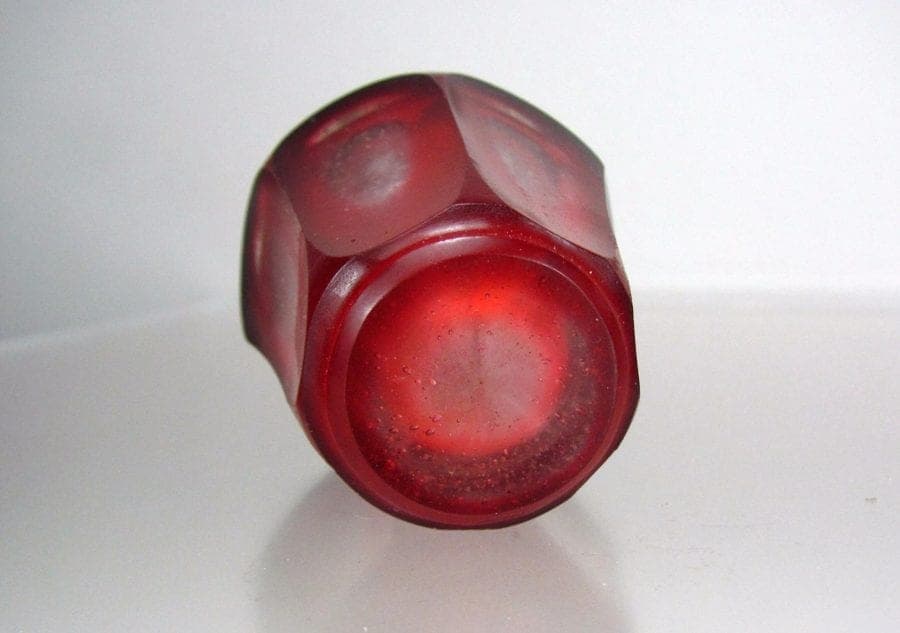 Faceted Ruby Red on Colorless Glass Snuff Bottle, Imperial Glassworks, 1720-1840 photo 6