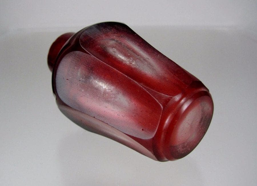 Faceted Ruby Red on Colorless Glass Snuff Bottle, Imperial Glassworks, 1720-1840 photo 7