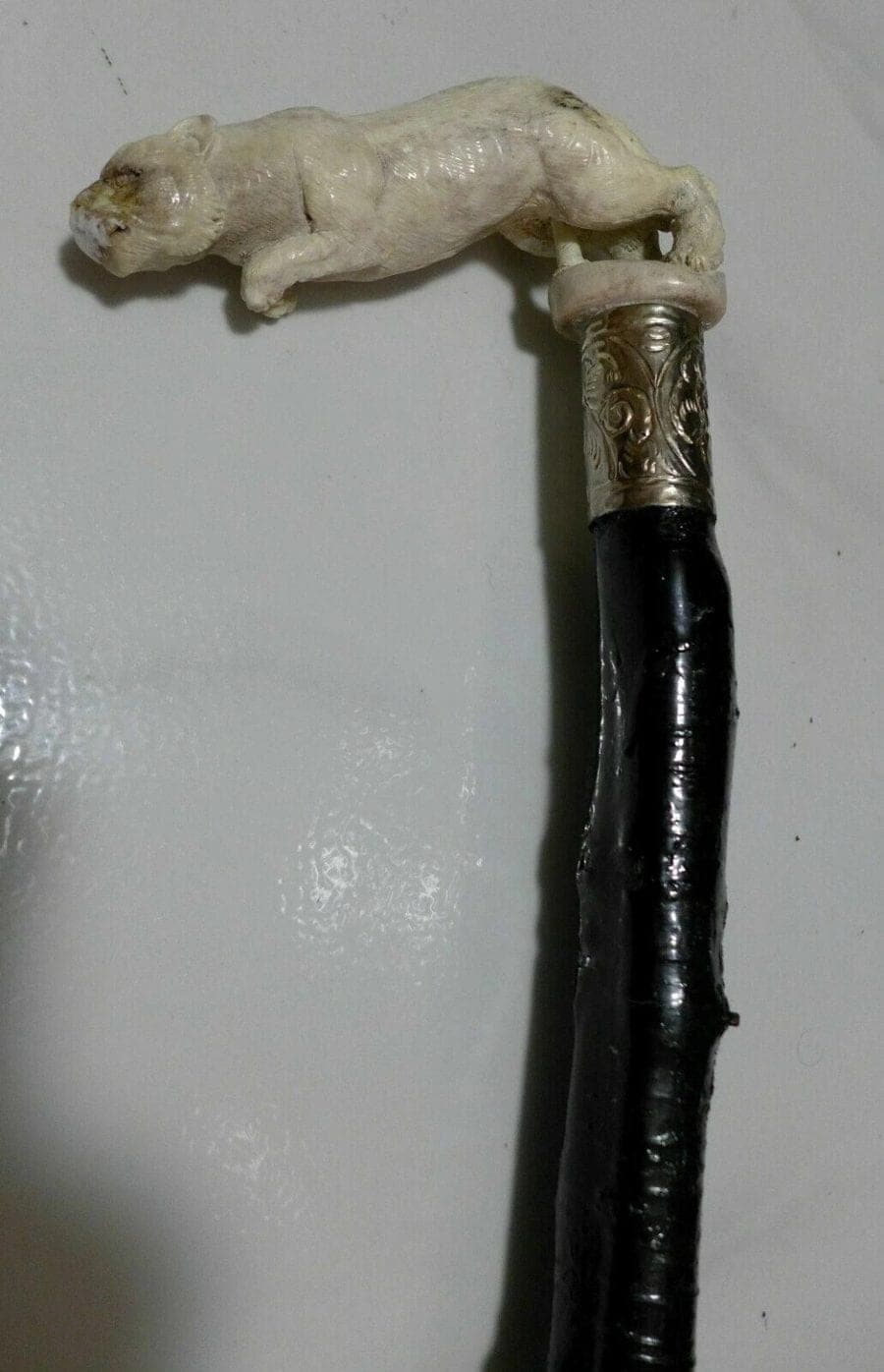 Carved Stag Antler PANTHER Handle Cane with Irish Blackthorn Shaft, 35.5 inches photo 5