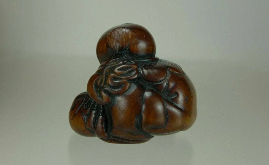 KISEKI, 19th C. Japanese Boxwood Netsuke of a Karako with Hotei's Bag photo 4