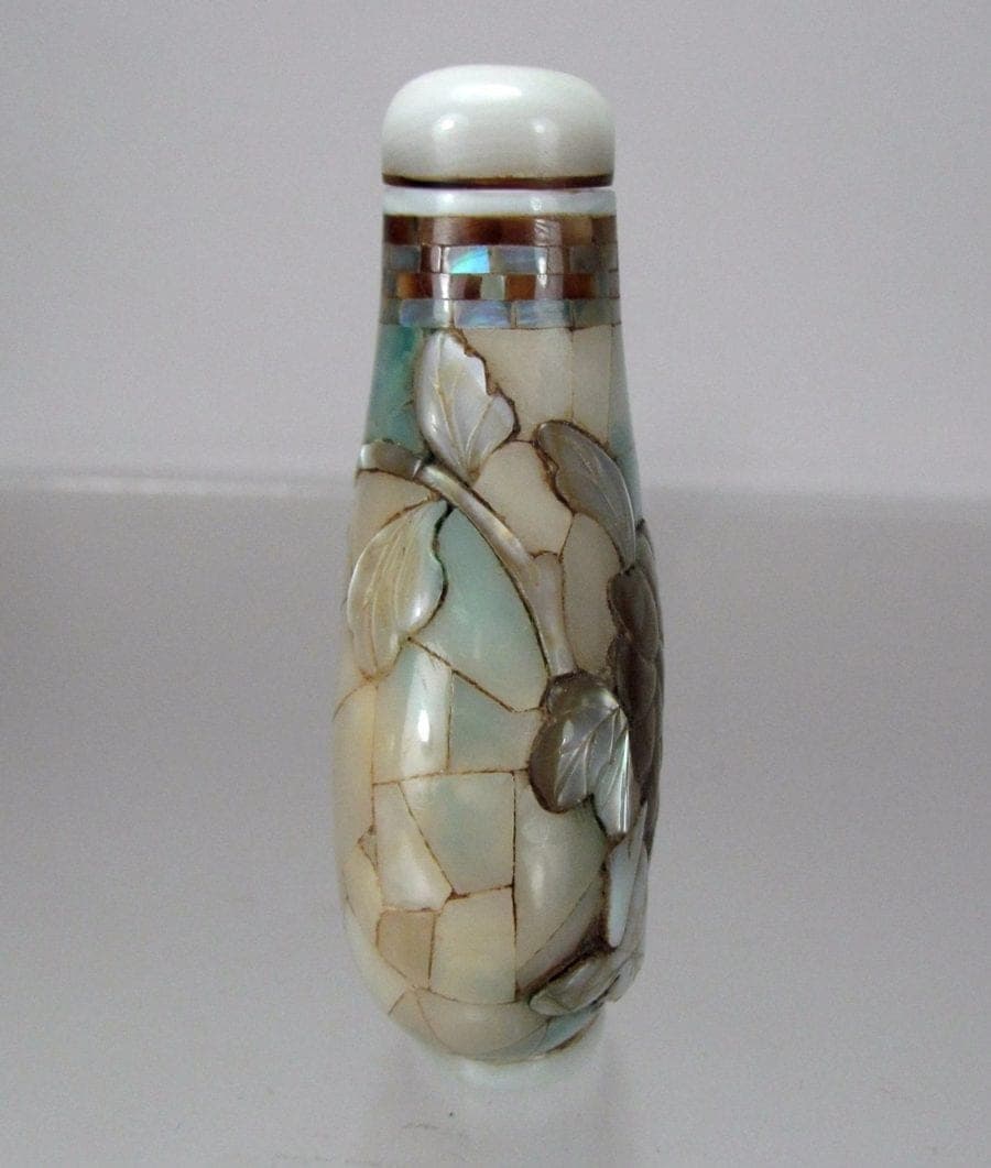 RARE CHINESE INLAID JADEITE AND MOTHER OF PEARL OVERLAY SNUFF BOTTLE photo 4