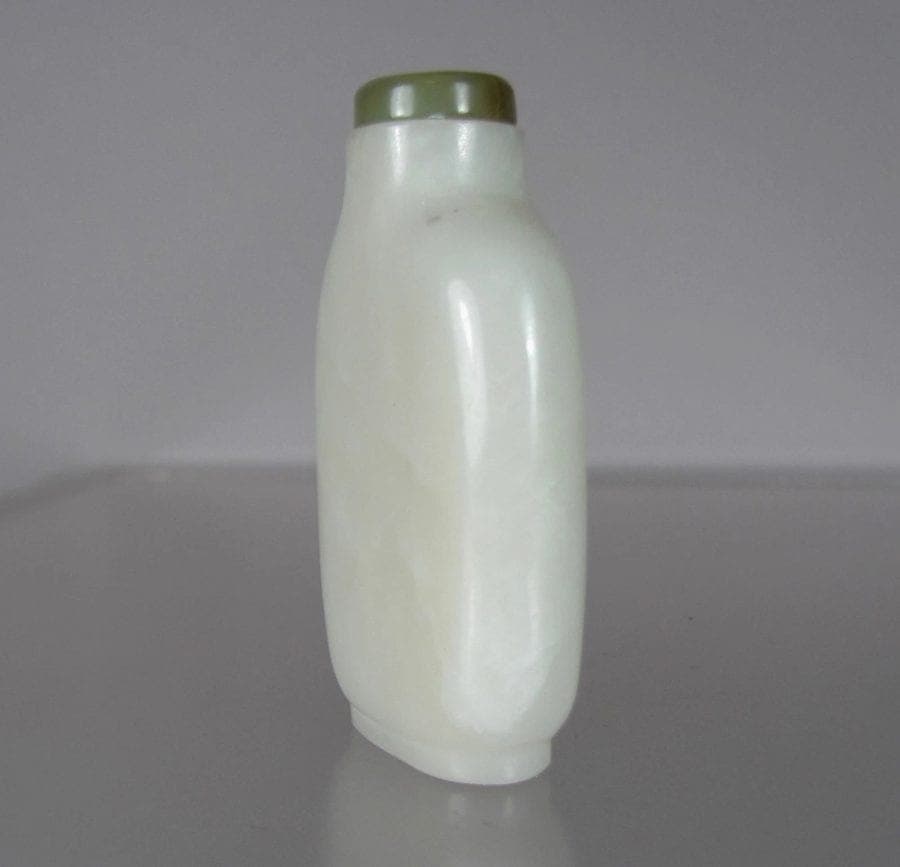 MUTTON-FAT WHITE JADE SNUFF BOTTLE, 19th Century photo 4