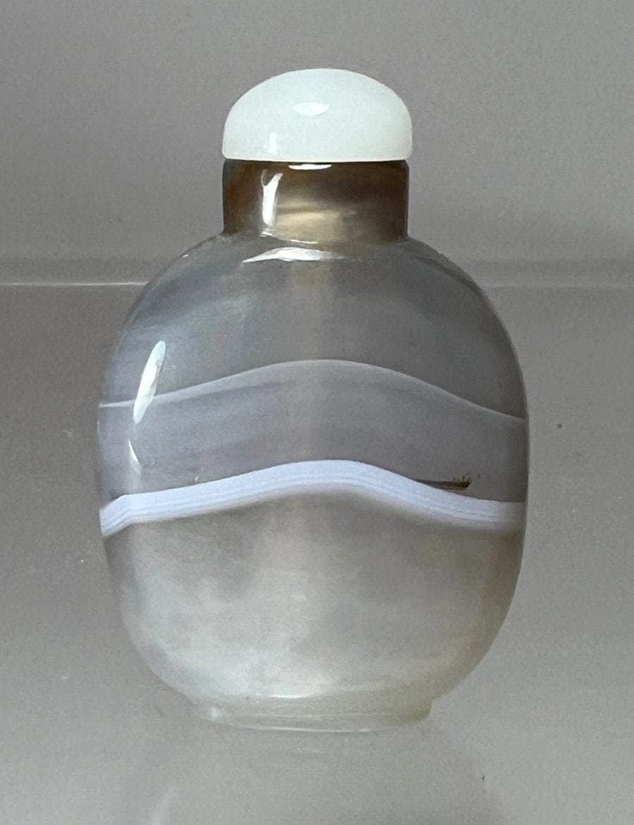 18th/19th C.  Miniature Banded Agate Snuff Bottle, Qing Dynasty