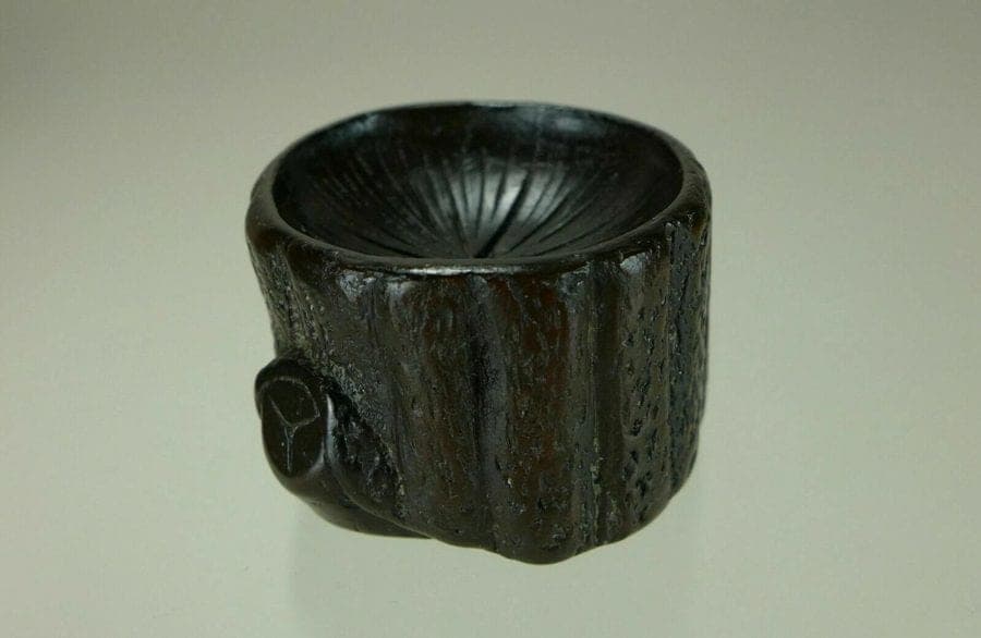 19th Century Japanese Iwami Ebony Netsuke:  Tree Stump photo 3