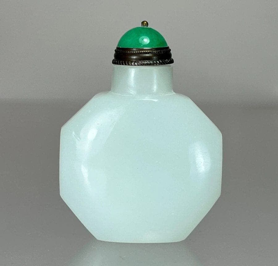Chinese Faceted Peking Glass Snuff Bottle
