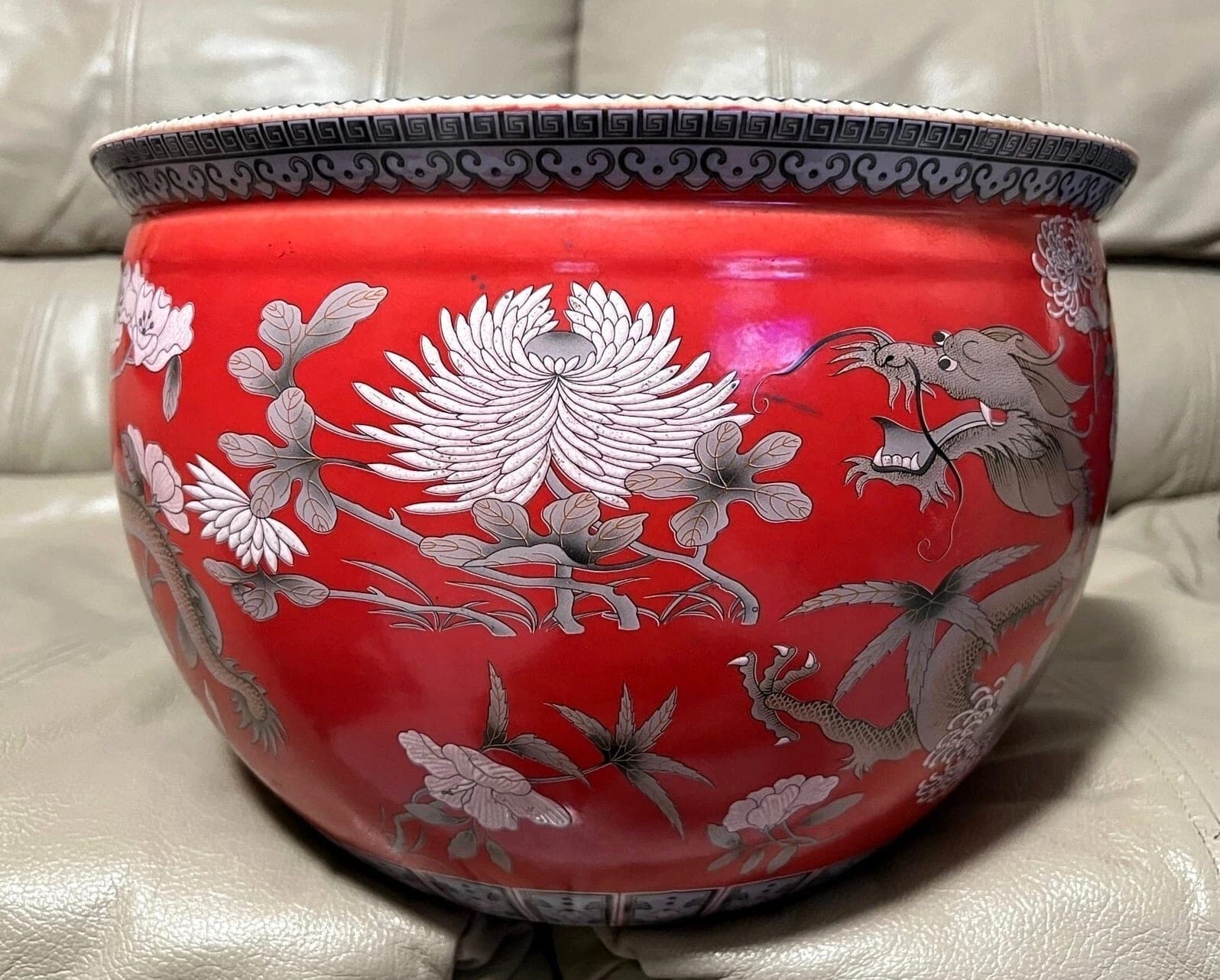 A DAYAZHAI, TIANDI YI JIA CHUN marked,  red-ground, Imperial Dragon Jardinière photo 4