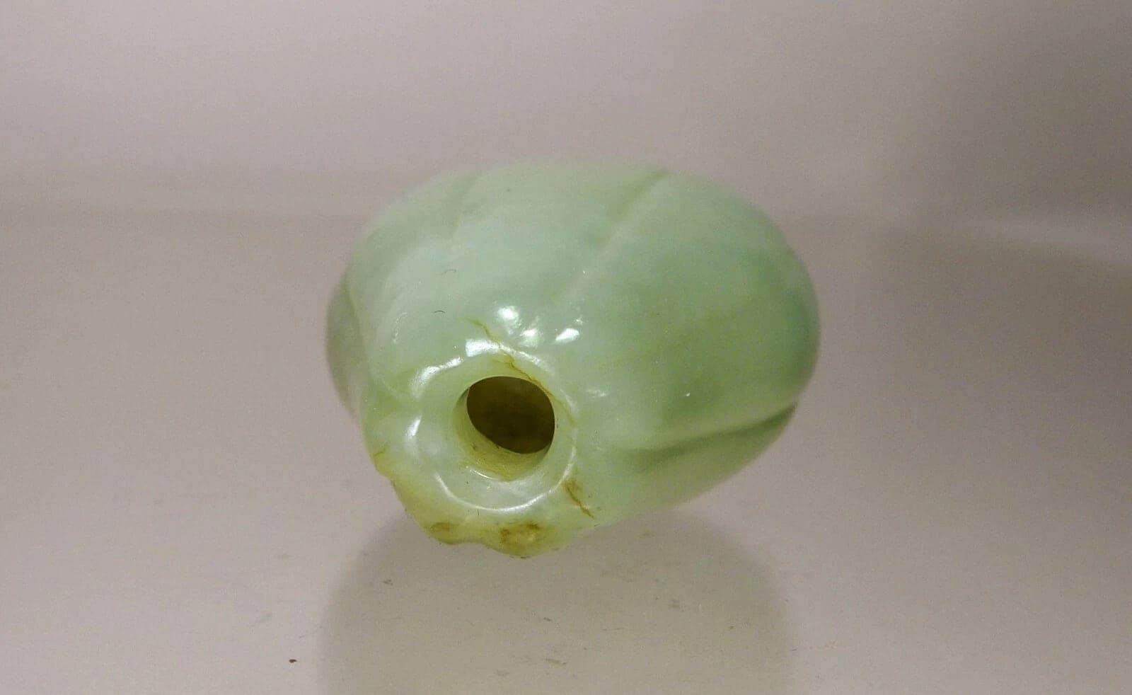 19th Century Carved Celadon Jade SNUFF BOTTLE, Lobed Gourd photo 7