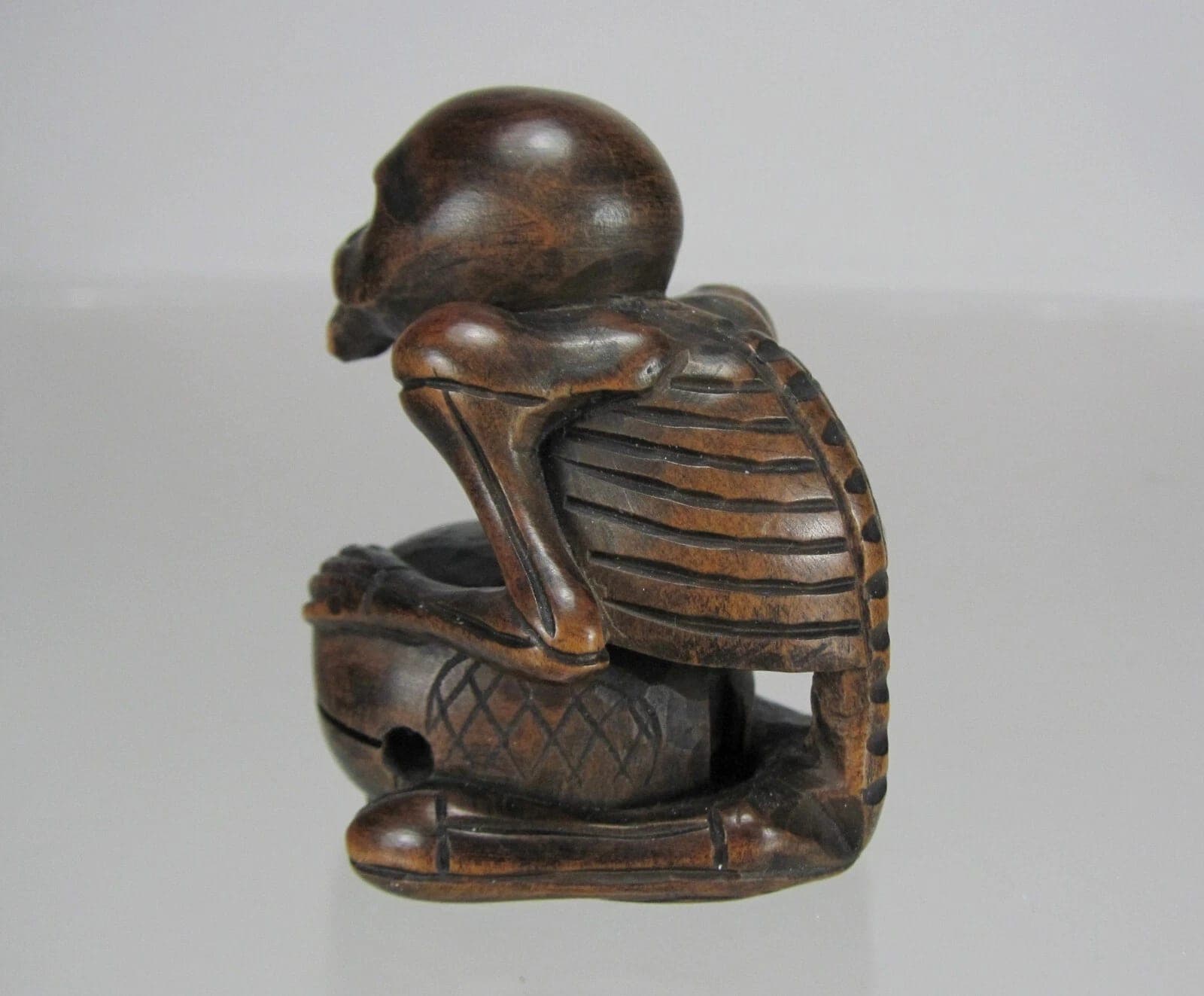 19th Century Japanese Boxwood Netsuke: Buddhist Priest Danka photo 4