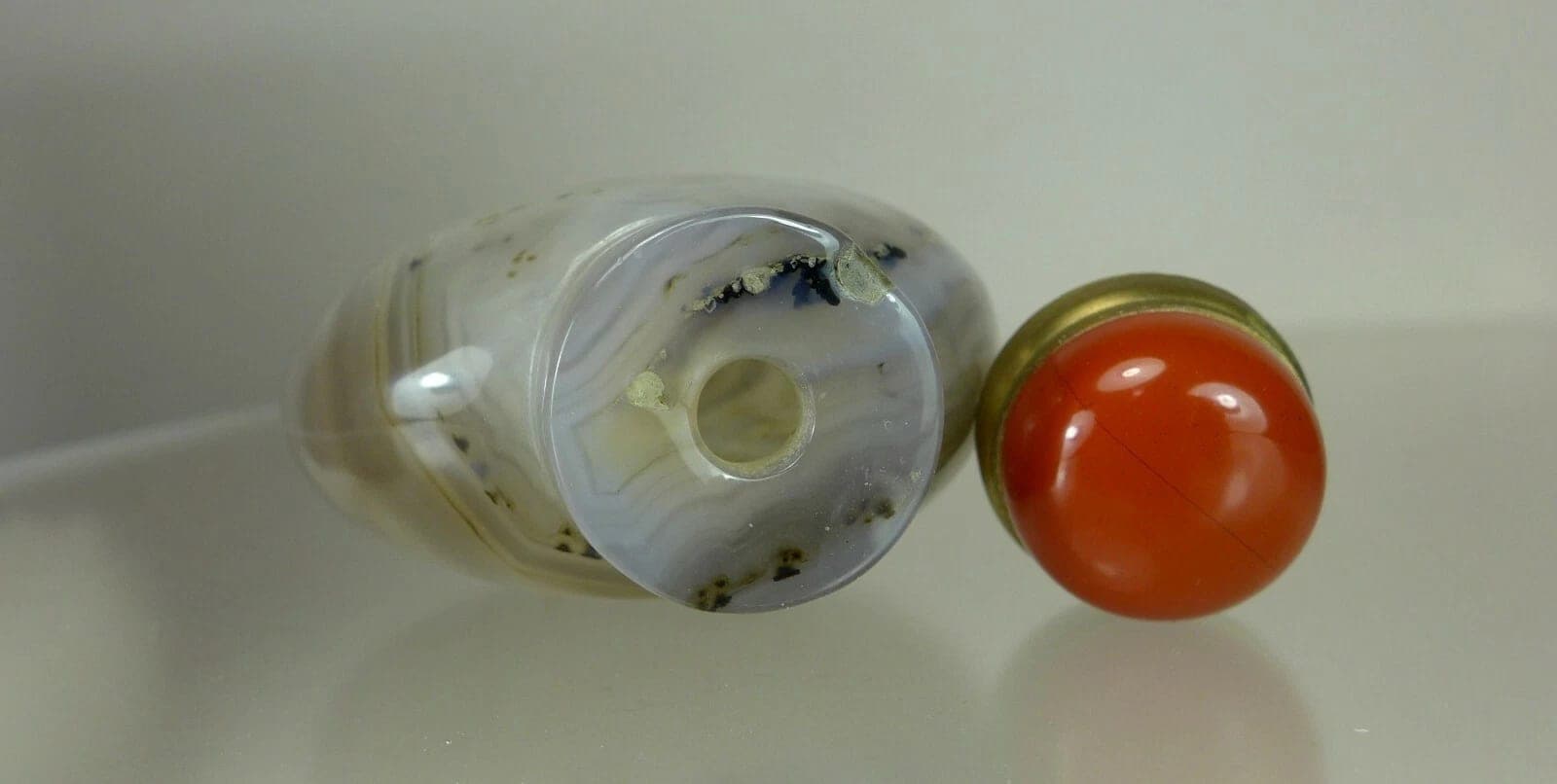 CHALCEDONY Snuff Bottle photo 6