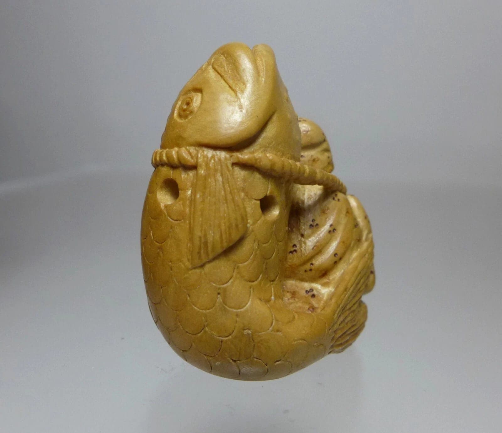 ALEXANDER DERKACHENKO, Contemporary Boxwood Netsuke, "Man Carrying Fish" photo 4