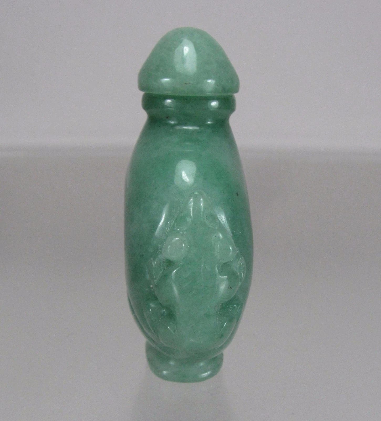 Chinese Carved Apple Green Jadeite Jade Snuff Bottle,  Qianlong Period photo 3