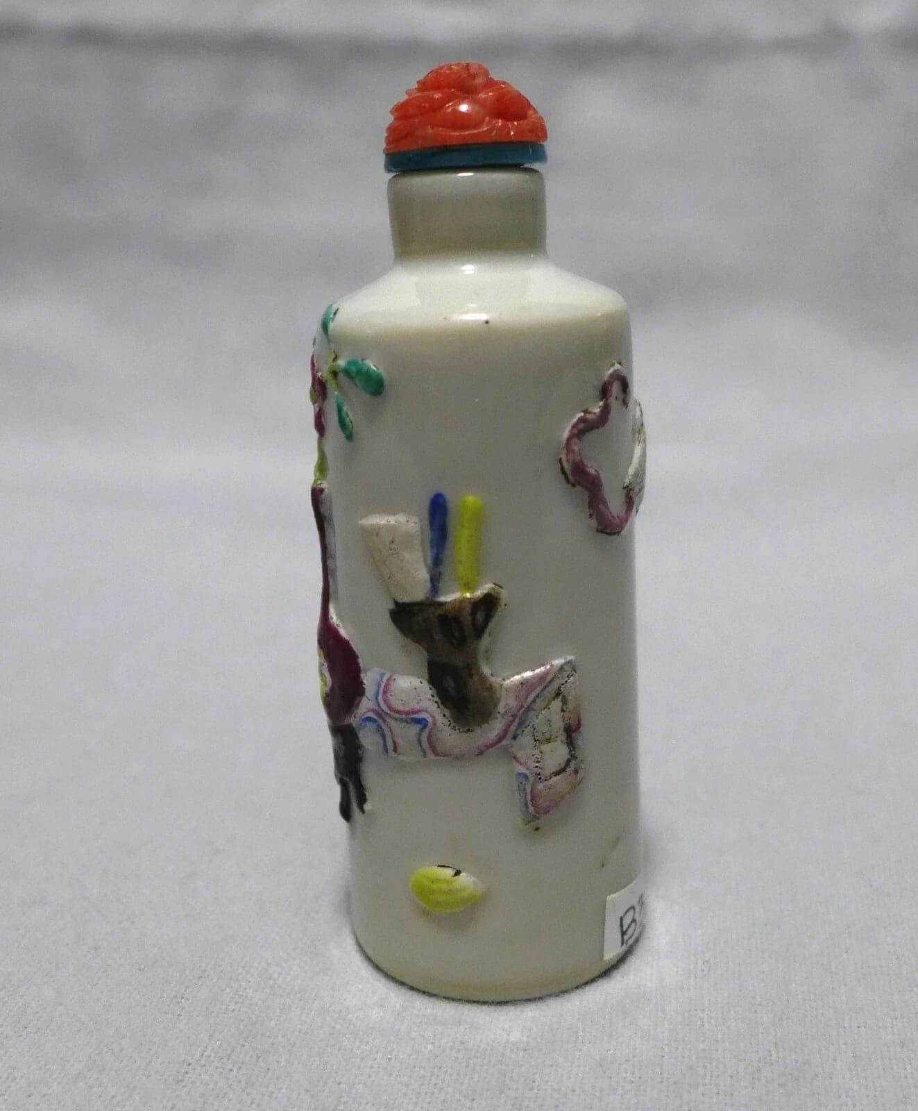 Enameled Porcelain Snuff Bottle, Jingdezhen Kilns, 1810-1870, Former Barron Coll photo 2