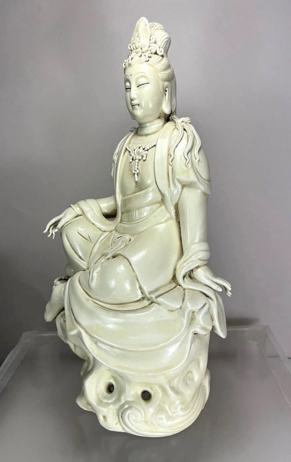 Antique Dehua “He Chaozong” Blanc-de-Chine Porcelain Figure of Guanyin photo 2
