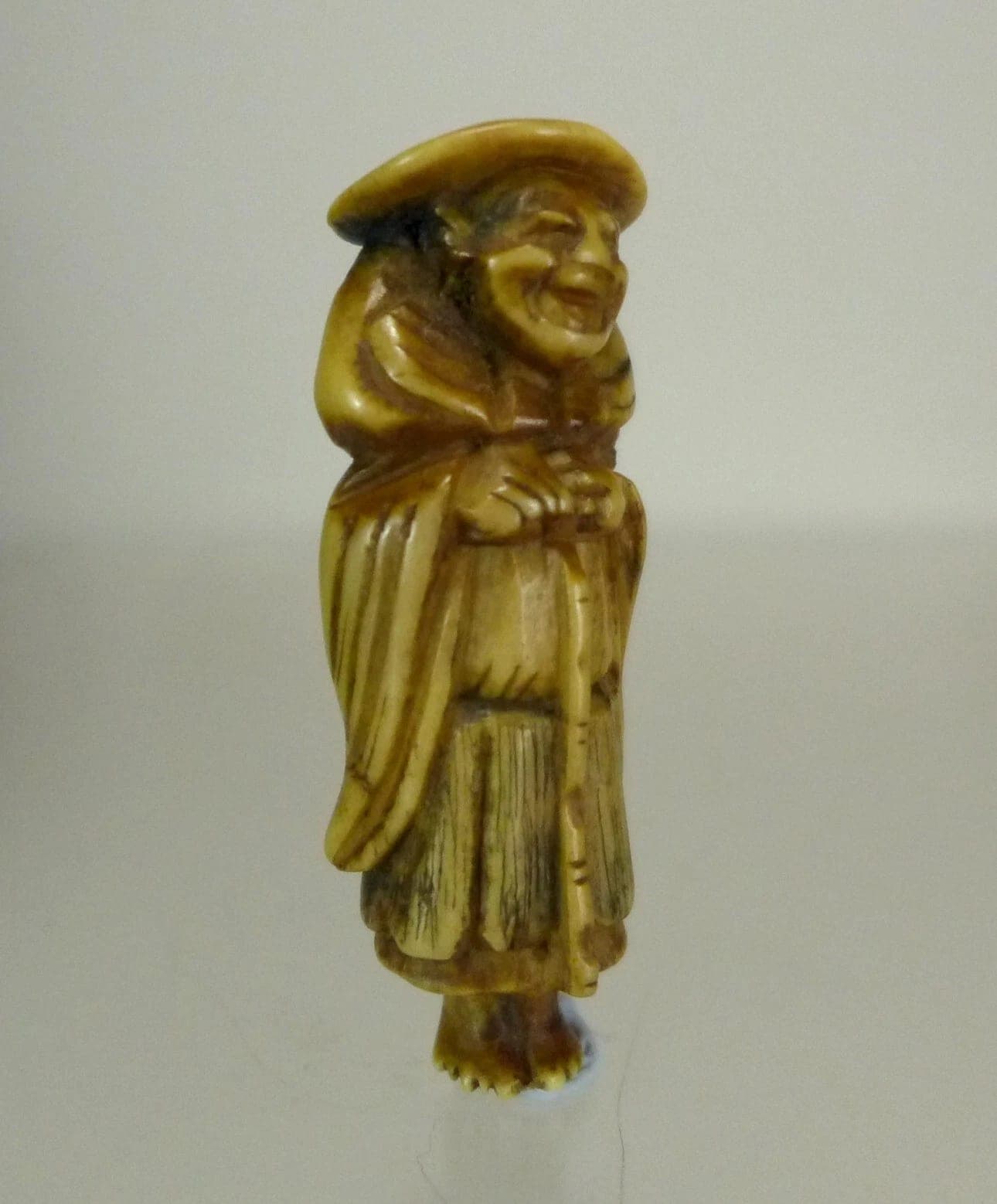 Early 19th Century Japanese Stag Antler Netsuke of a Peasant photo 3