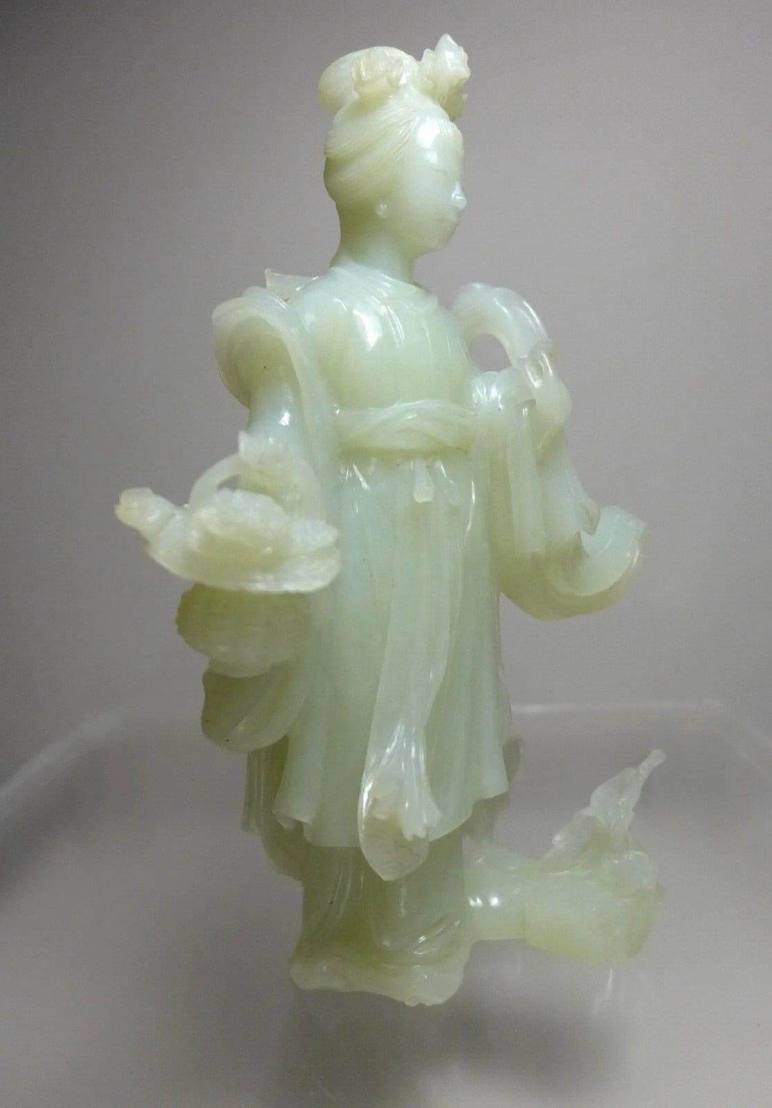 Pale Celadon Jade Carving of Consort Yu Meiren photo 4