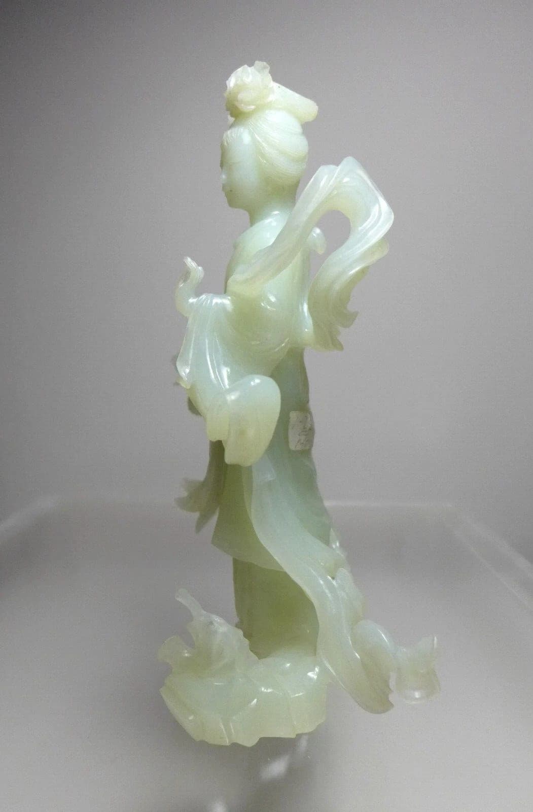 Pale Celadon Jade Carving of Consort Yu Meiren photo 6
