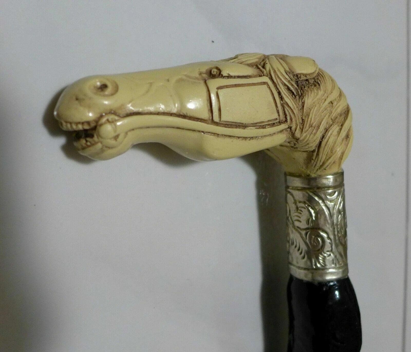 Carved HORSE HEAD Handle Cane with Irish Blackthorn Shaft, 36.4 inches