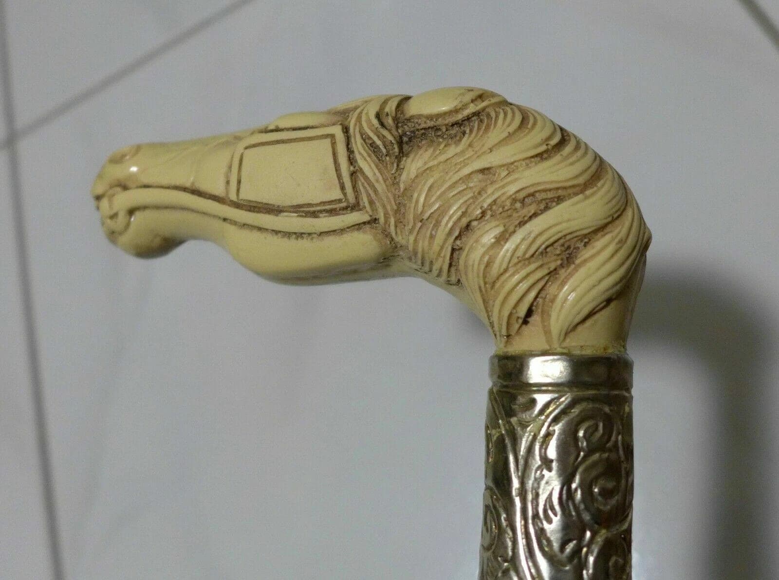 Carved HORSE HEAD Handle Cane with Irish Blackthorn Shaft, 36.4 inches photo 3