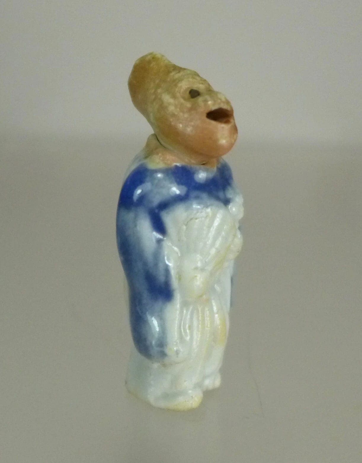KARAKURI HIRADO PORCELAIN NETSUKE OF A MONKEY AS A SAMBASO DANCER photo 3