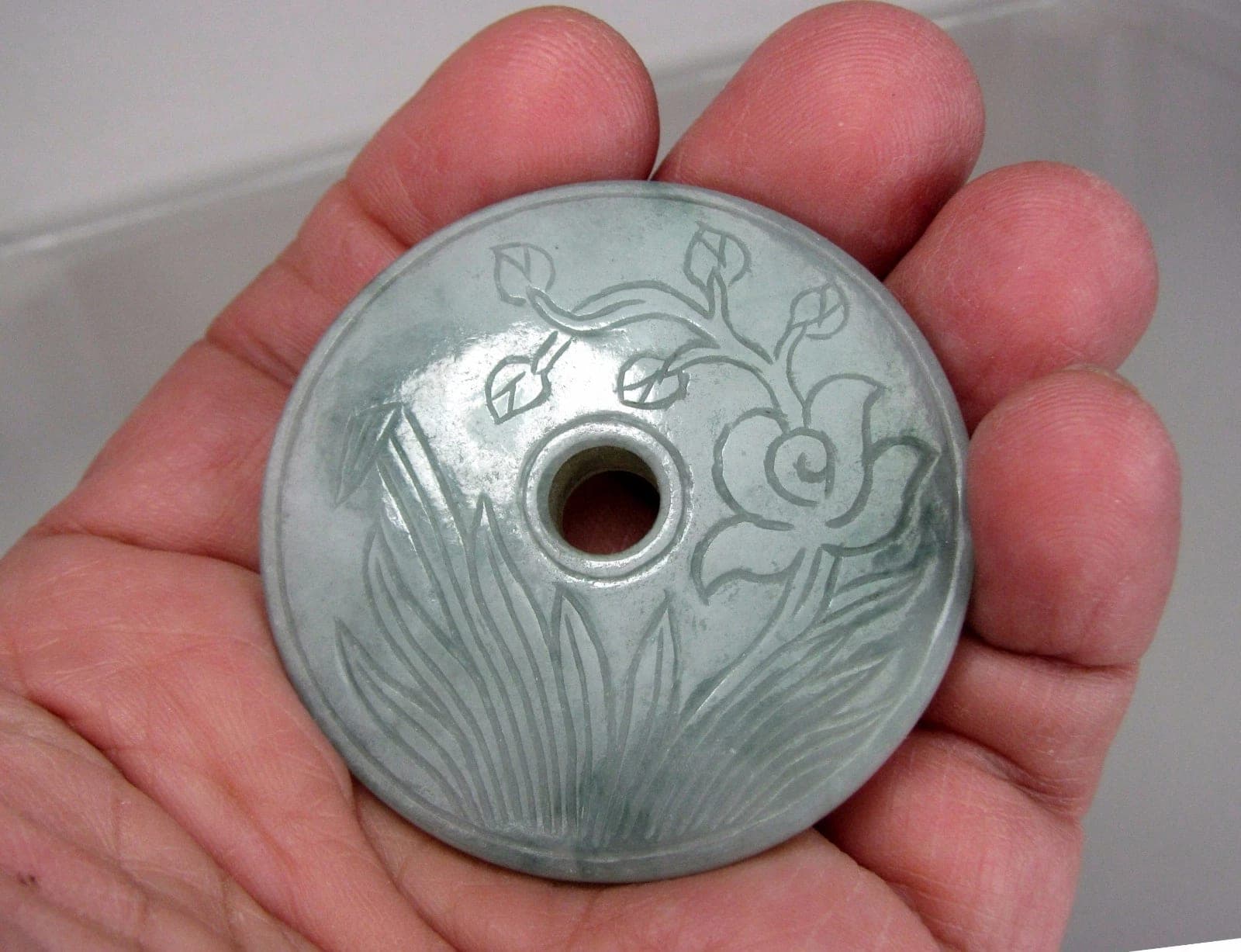 ANTIQUE CHINESE SEMI-TRANSLUCENT JADEITE JADE BI RITUAL DISK PENDANT - 2 photo 4