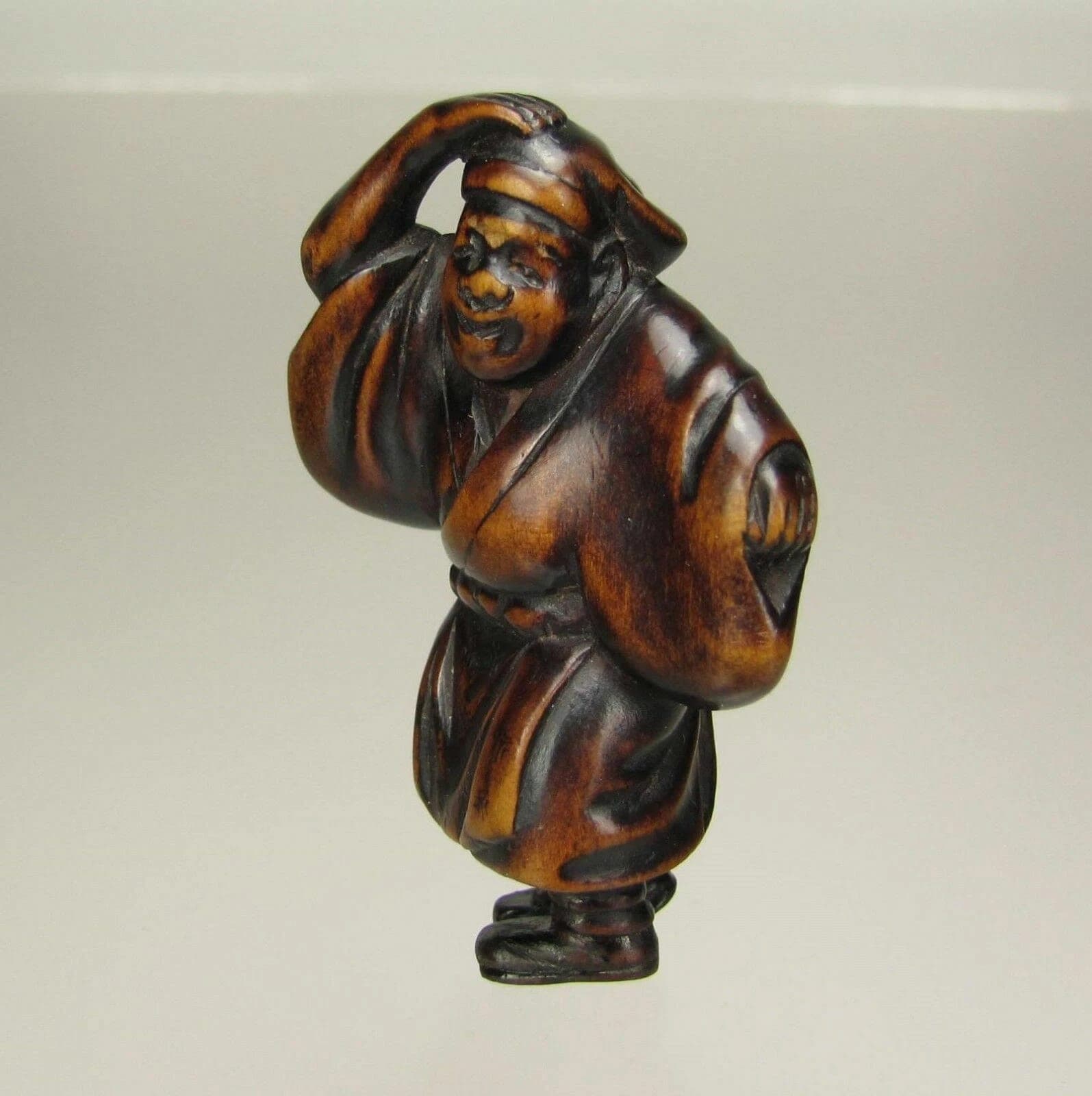 Late 18th Century Japanese Wood Netsuke, Merchant photo 2