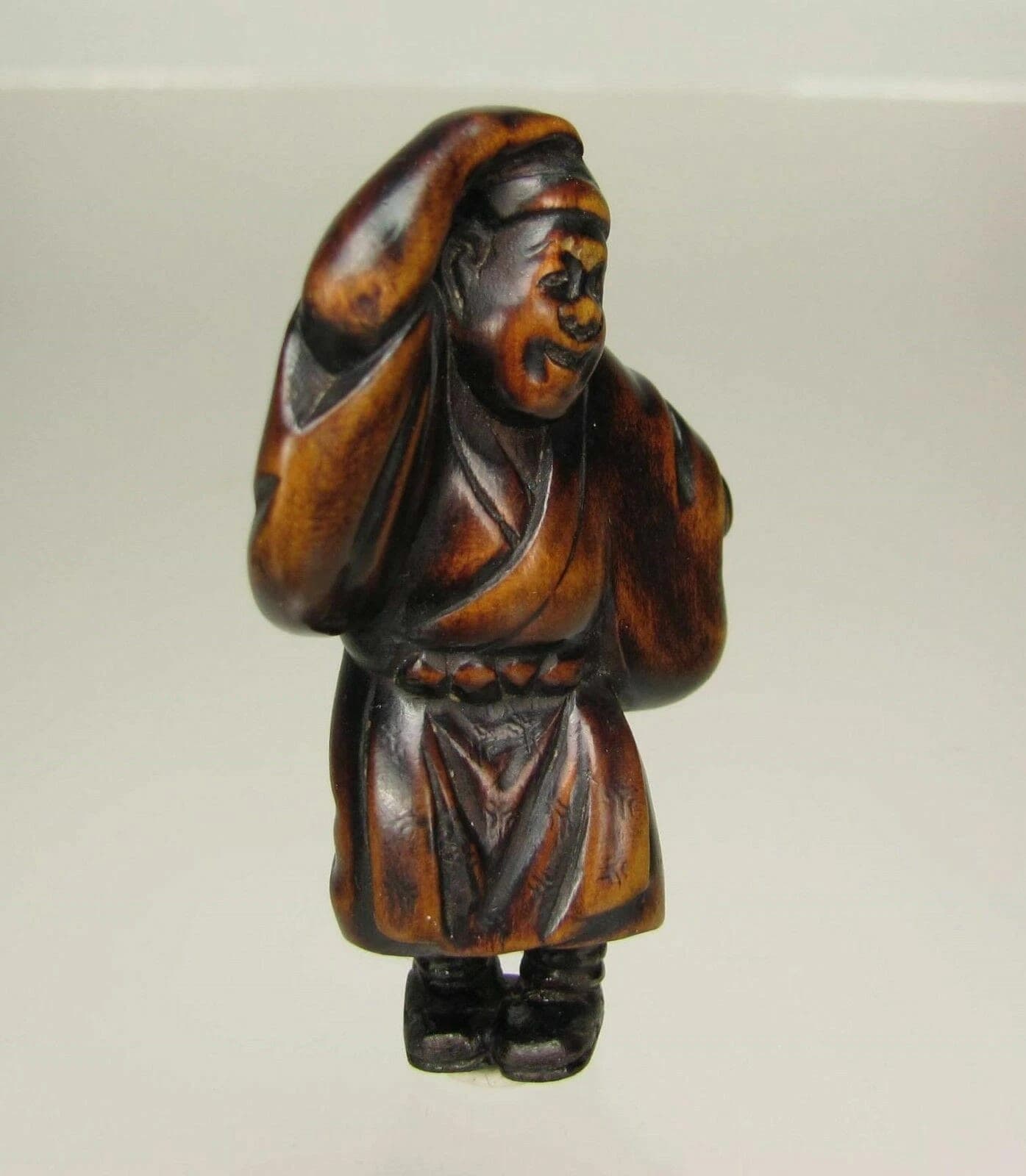 Late 18th Century Japanese Wood Netsuke, Merchant photo 3