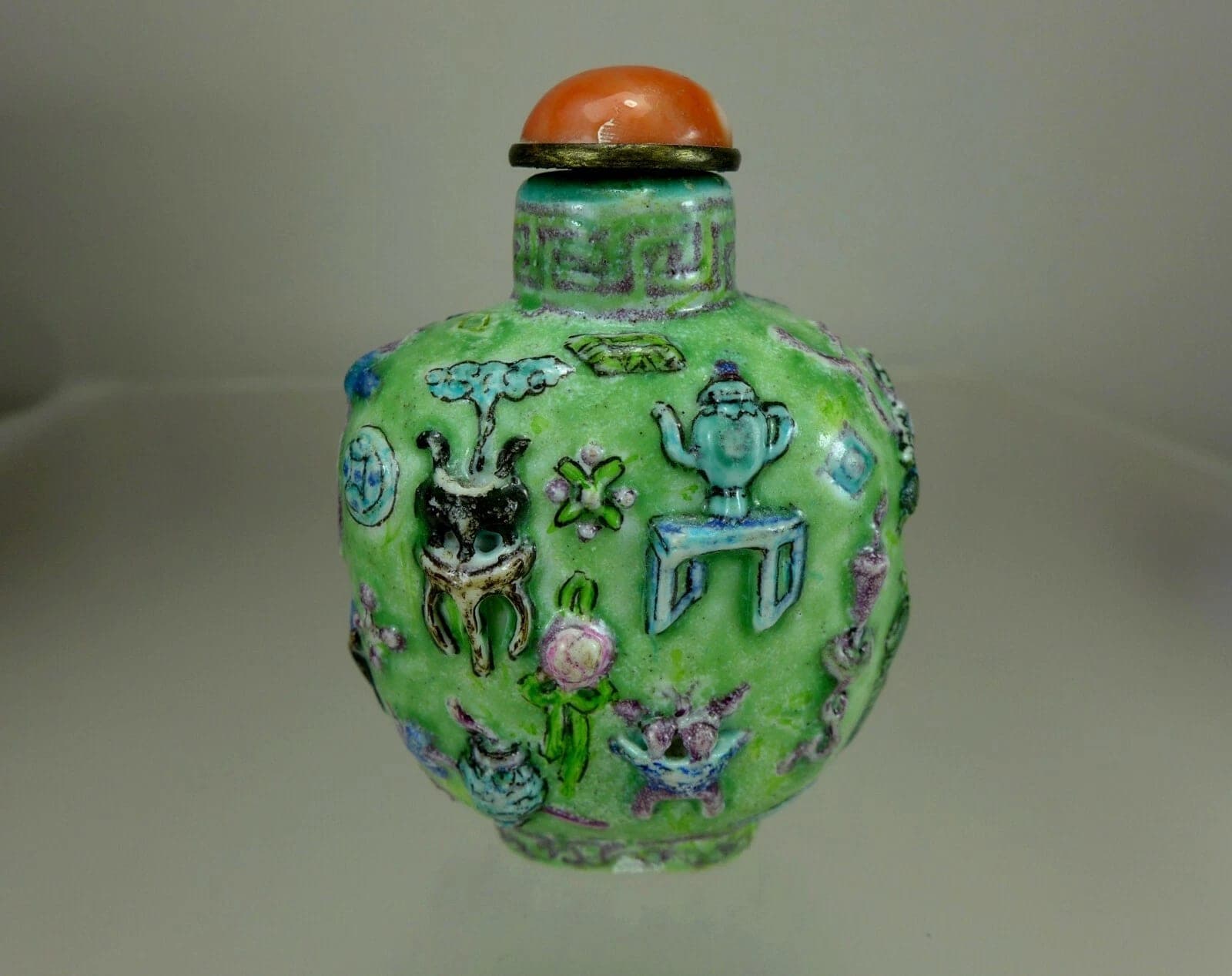 FAMILLE ROSE, Molded Enameled Porcelain Snuff Bottle, Guangxu Mark, 1874-1908 photo 2