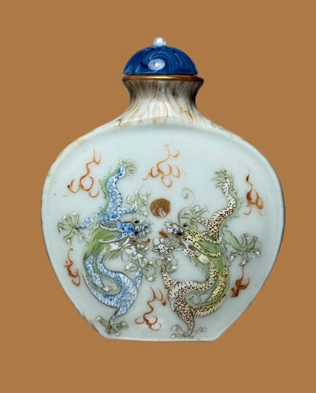 FAMILLE ROSE, Enameled Porcelain Snuff Bottle, Qianlong Mark, 1780-1799