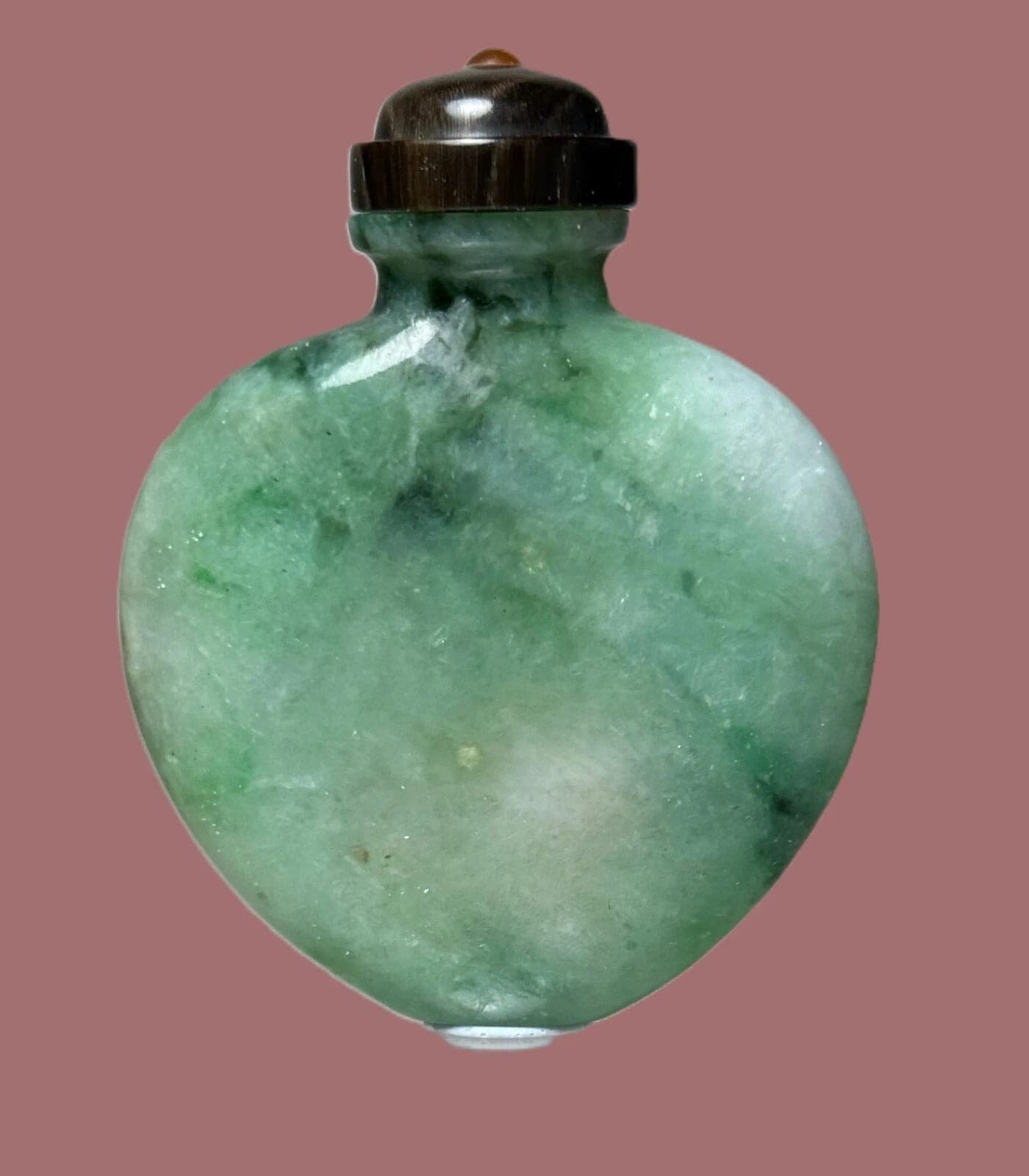 18th Century Apple Green & Gray Jade SNUFF BOTTLE, Spade Shaped photo 2