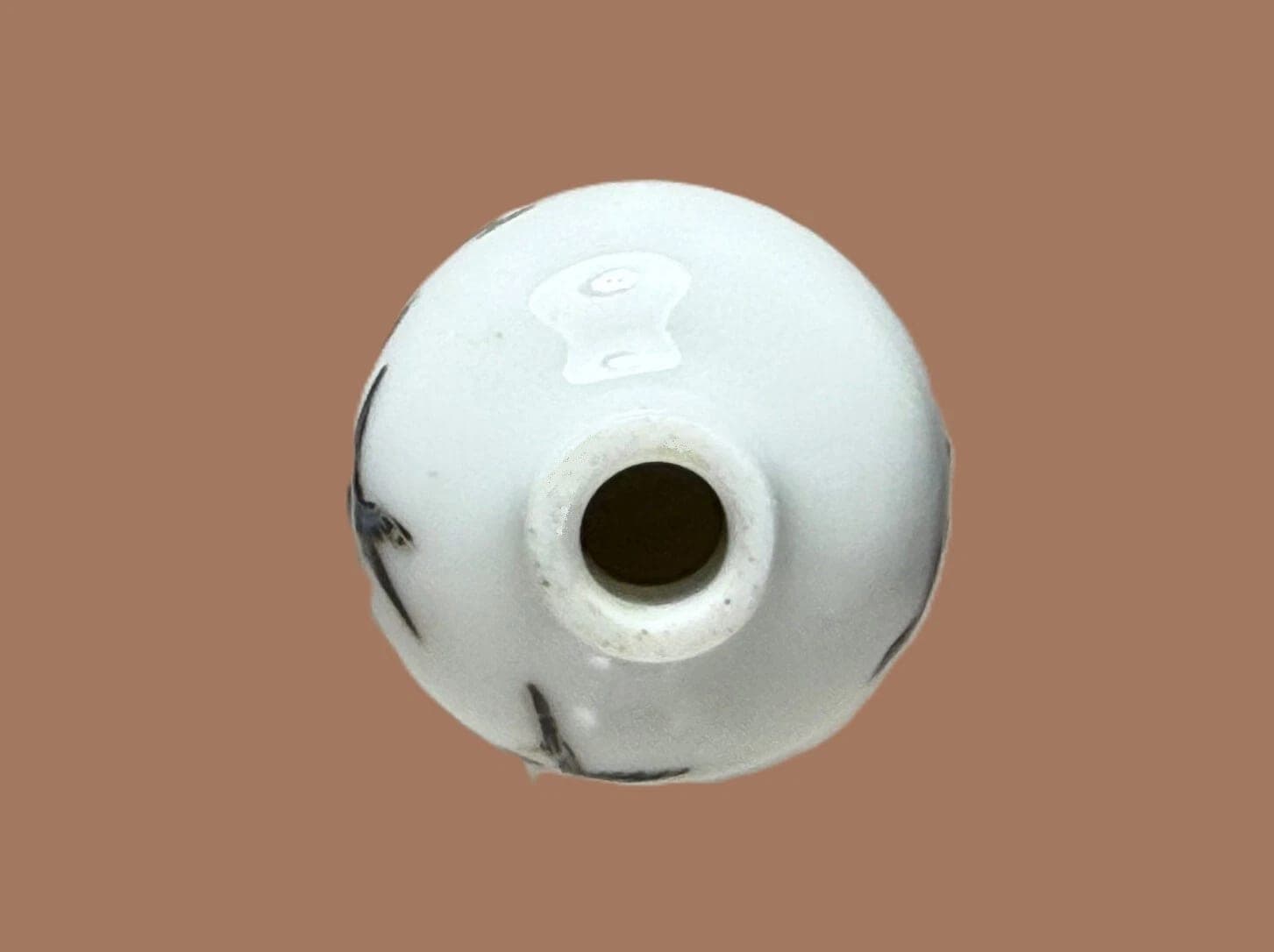 FAMILLE ROSE, 'magpie' & 'plum blossom" Porcelain Snuff Bottle, Yongzheng Mark photo 6