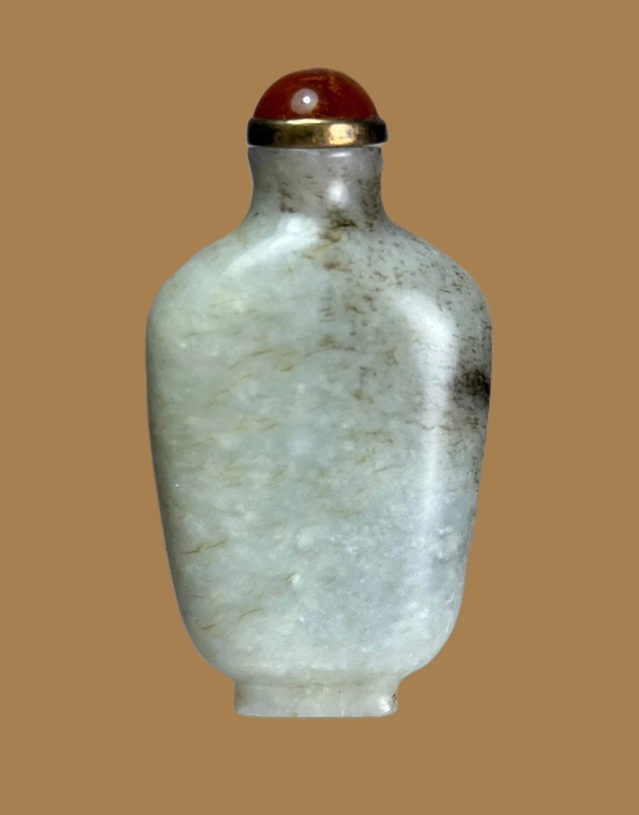 18th Century, Mutton-fat White Jade Snuff Bottle photo 2