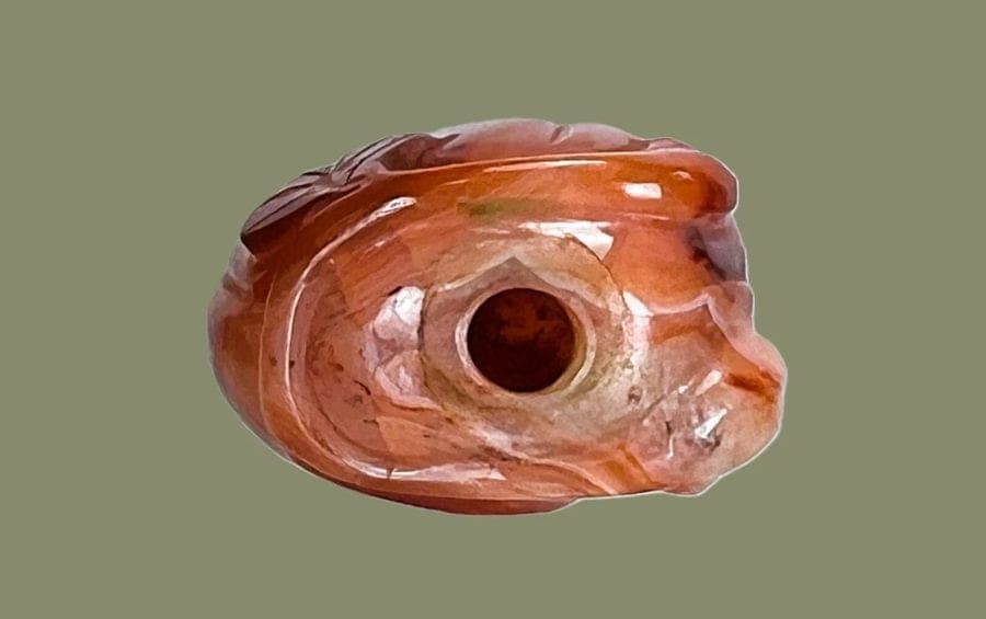 Late Qing Dynasty - A Carnelian Leaves and Tendrils Snuff Bottle photo 6