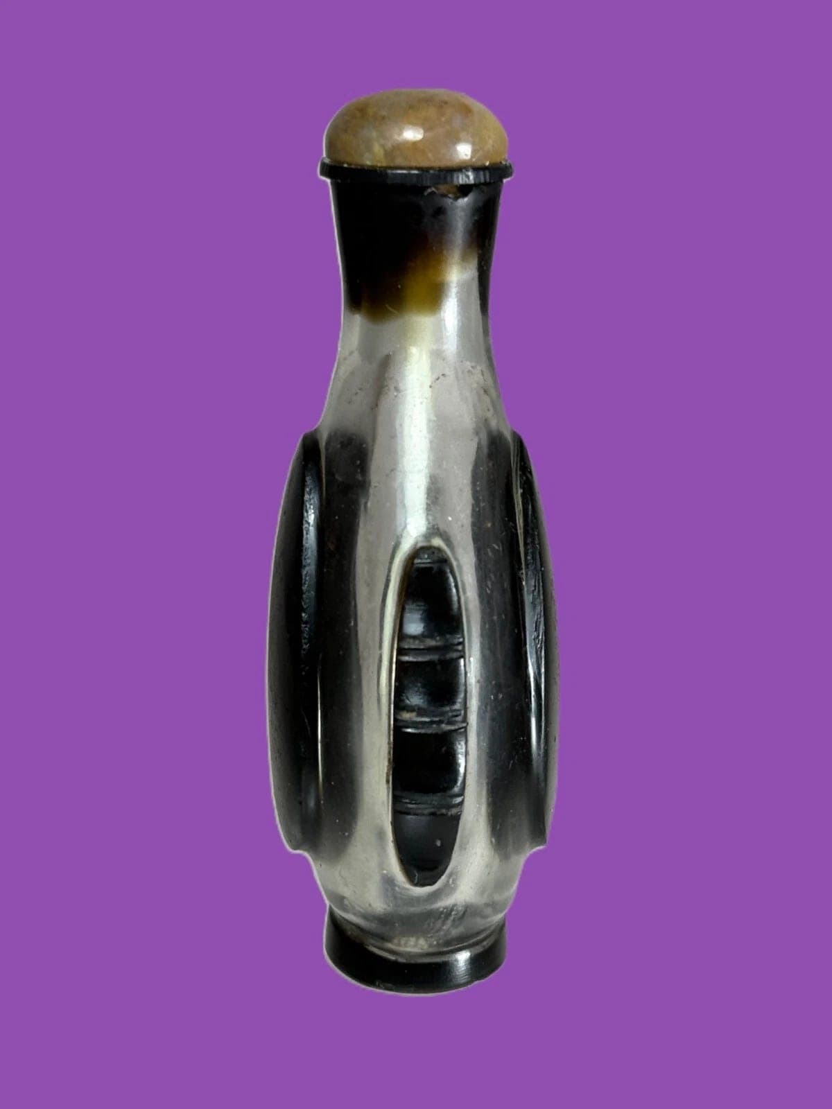 AN UNUSUAL BLACK OVERLAY COLORLESS GLASS SNUFF BOTTLE, QING DYNASTY photo 5