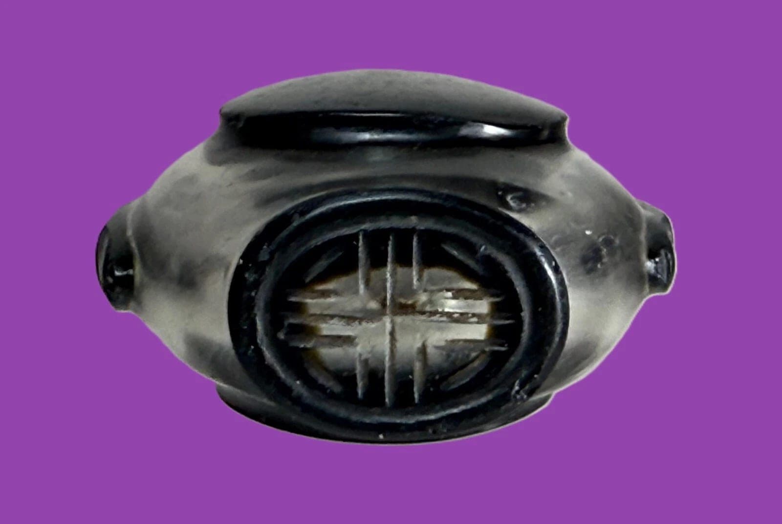 AN UNUSUAL BLACK OVERLAY COLORLESS GLASS SNUFF BOTTLE, QING DYNASTY photo 6