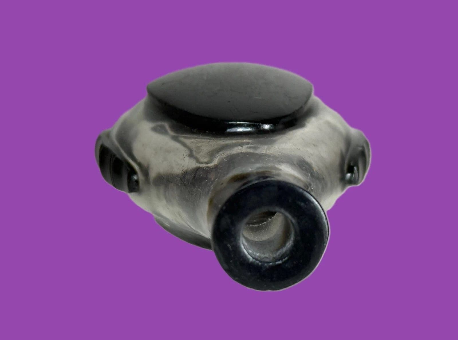 AN UNUSUAL BLACK OVERLAY COLORLESS GLASS SNUFF BOTTLE, QING DYNASTY photo 7