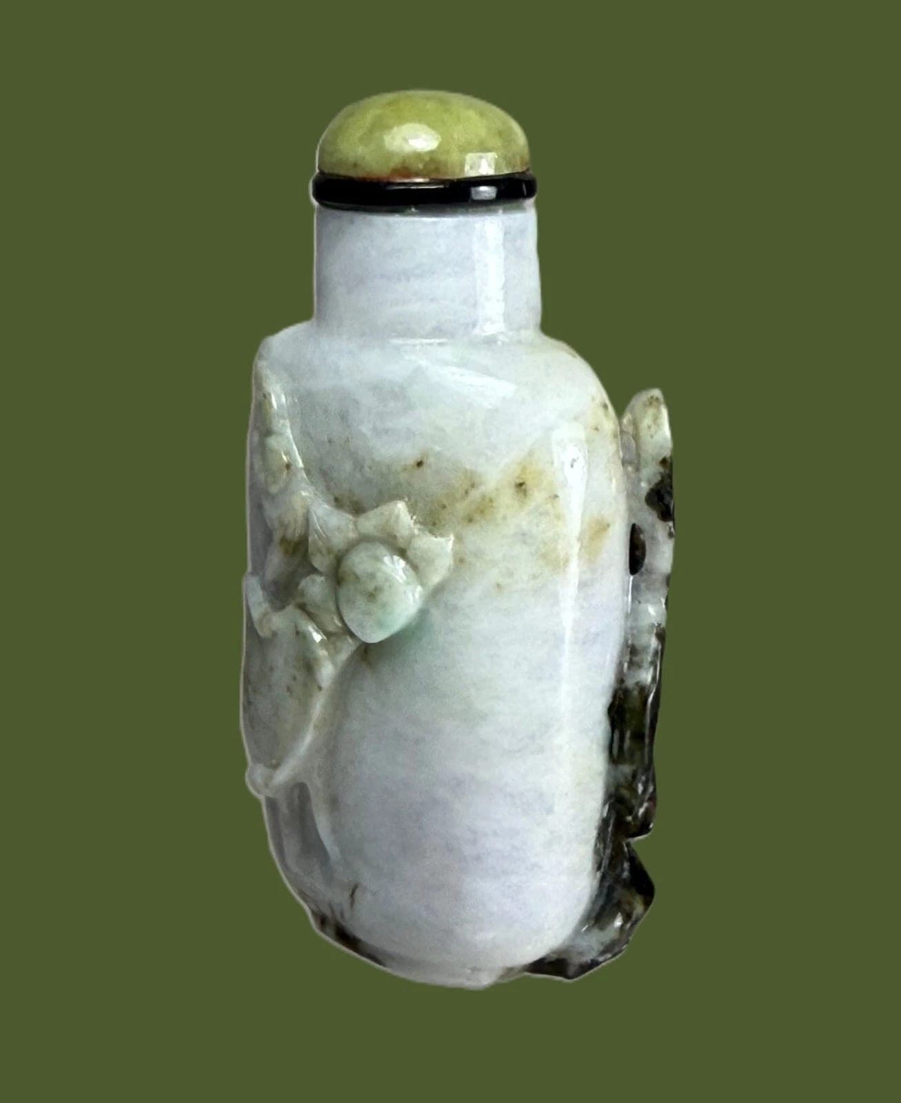 Qing Dynasty, White Jade with dark-skin Carvings Snuff Bottle photo 4