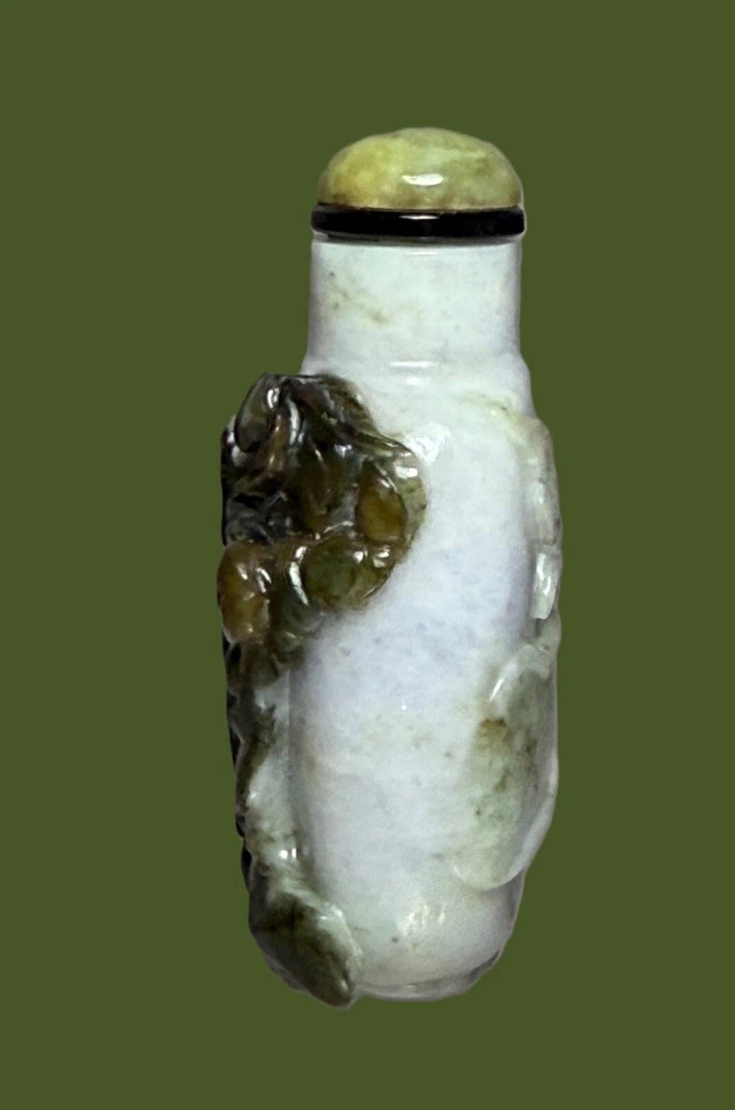 Qing Dynasty, White Jade with dark-skin Carvings Snuff Bottle photo 5